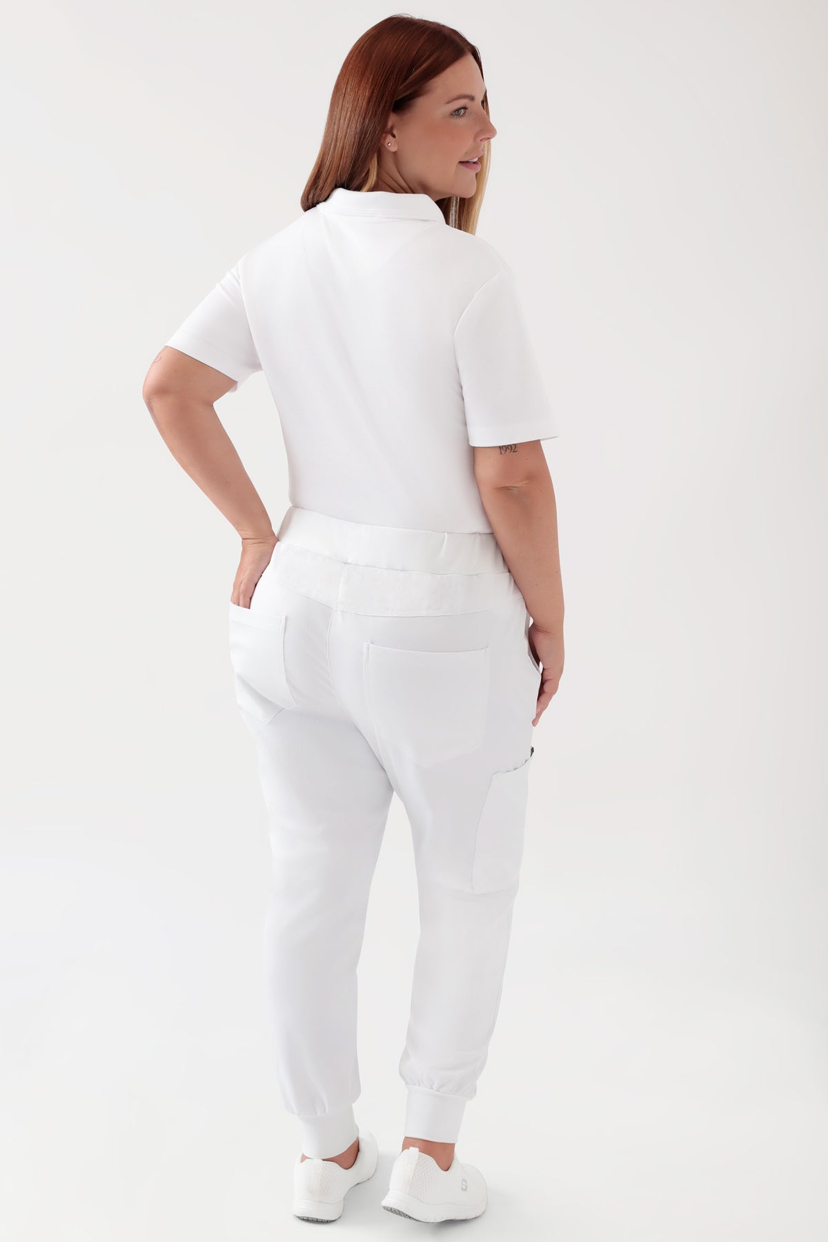 COMFY FLEX Hose Damen - Jogpants weiß, Rückansicht Das Model ist 173 cm groß und trägt Größe XL