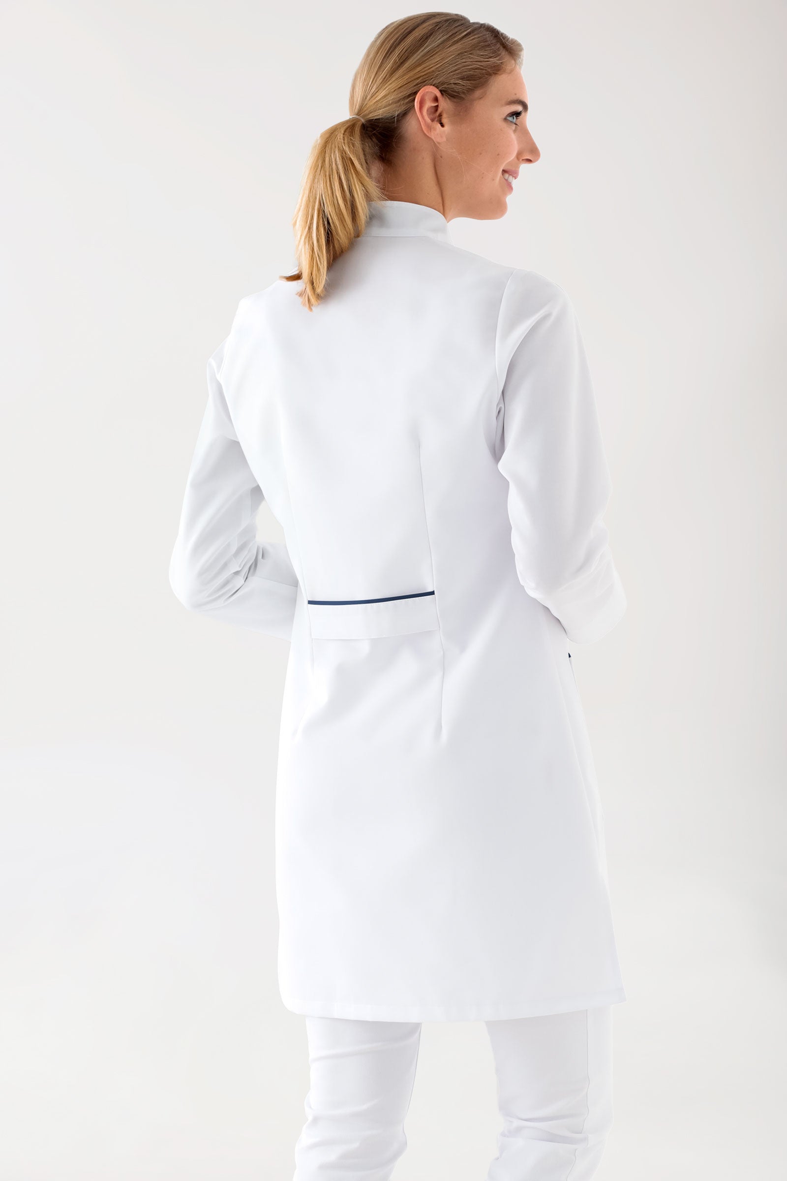 Kurzmantel Damen - Stehkragen weiß/navy, Rückansicht