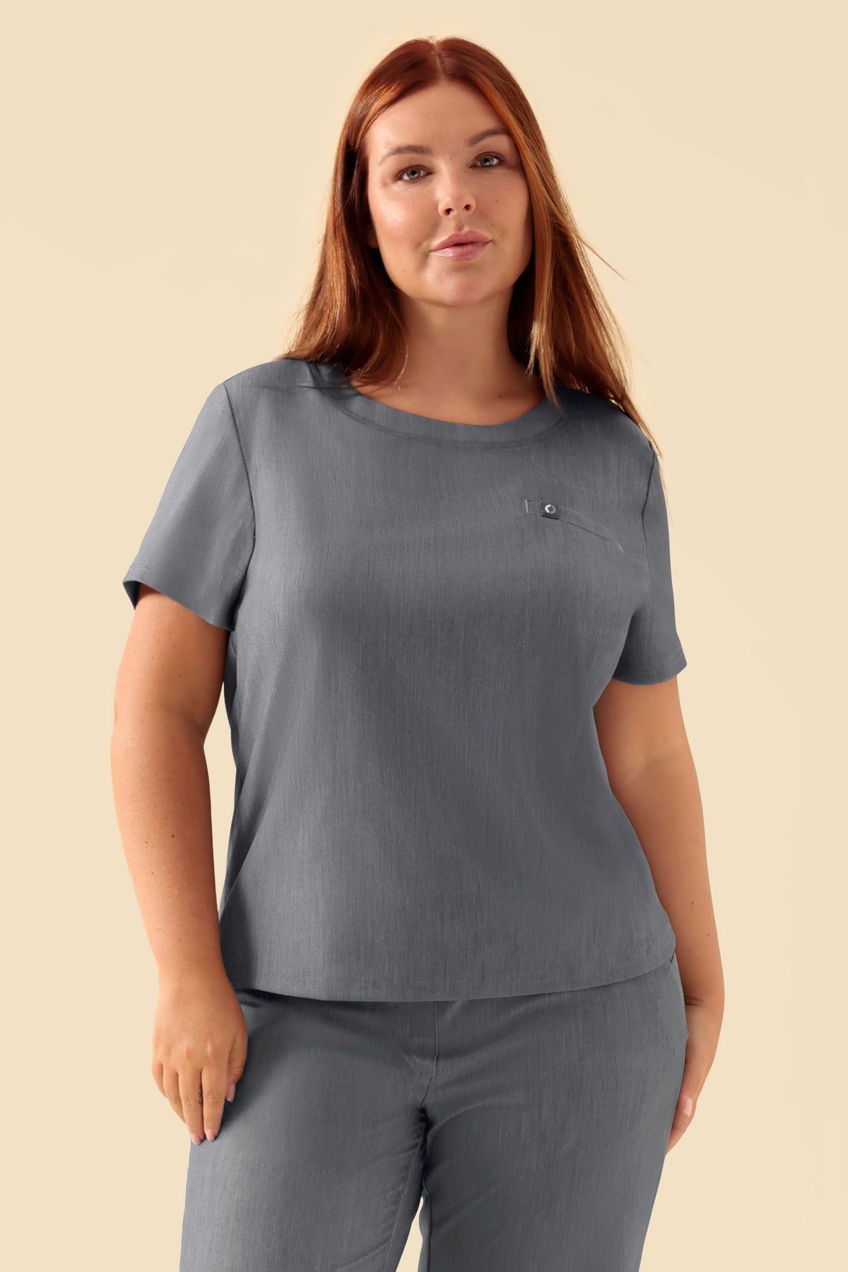 KAERE Shirt Damen - Rundhalsausschnitt grau melange, Vorderansicht Das Model ist 173 cm groß und trägt Größe XL