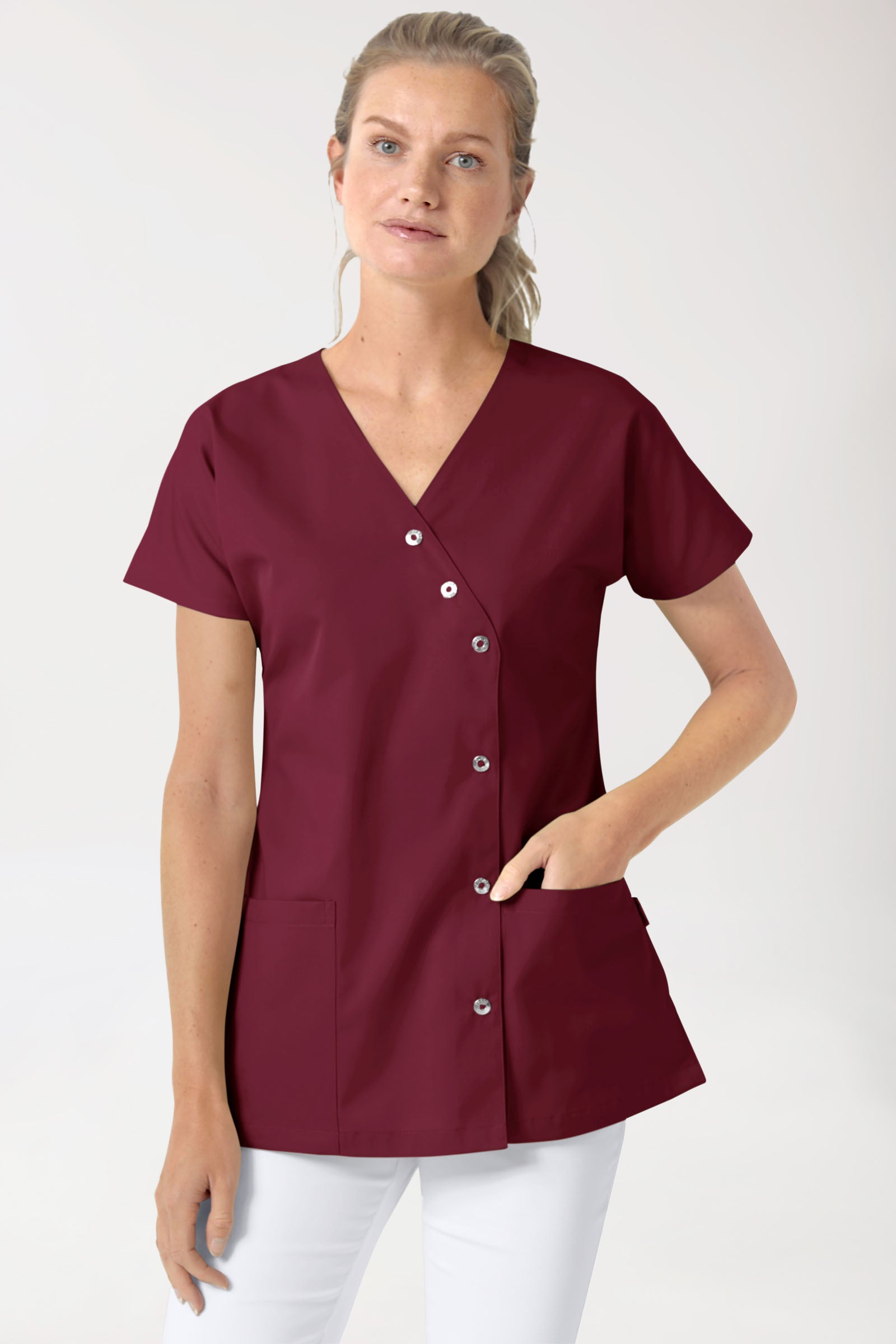 Beauty Kasack Damen - asymmetrische Druckknopfleiste bordeaux, Vorderansicht