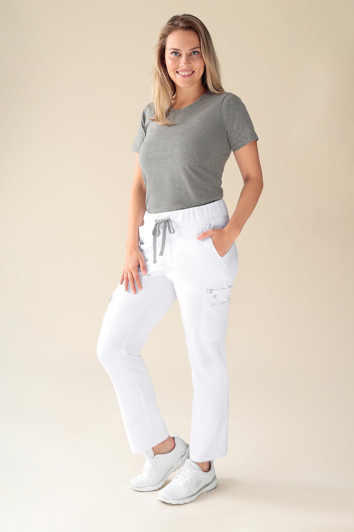 KAERE Hose Damen - gerader Saum Kurzgr. mit Beintaschen weiß, Vorderansicht 