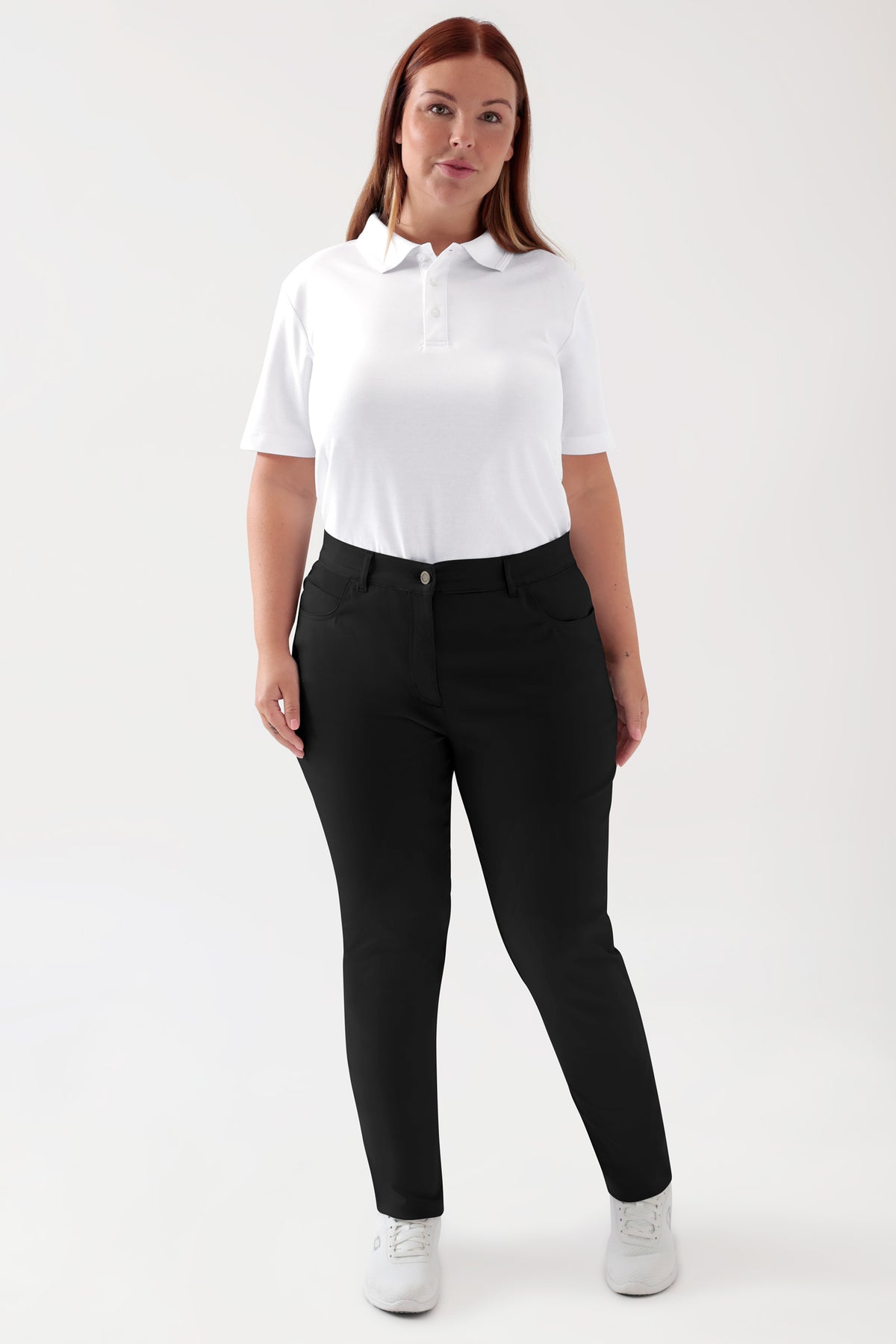 COMFY FLEX 5-Pocket Hose Damen - schlankes Bein schwarz, Vorderansicht Das Model ist 173 cm groß und trägt Größe 46